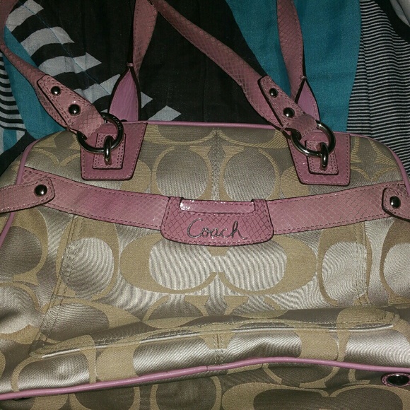 BEAUTIFUL COACH SATCHEL - Picture 1 of 8